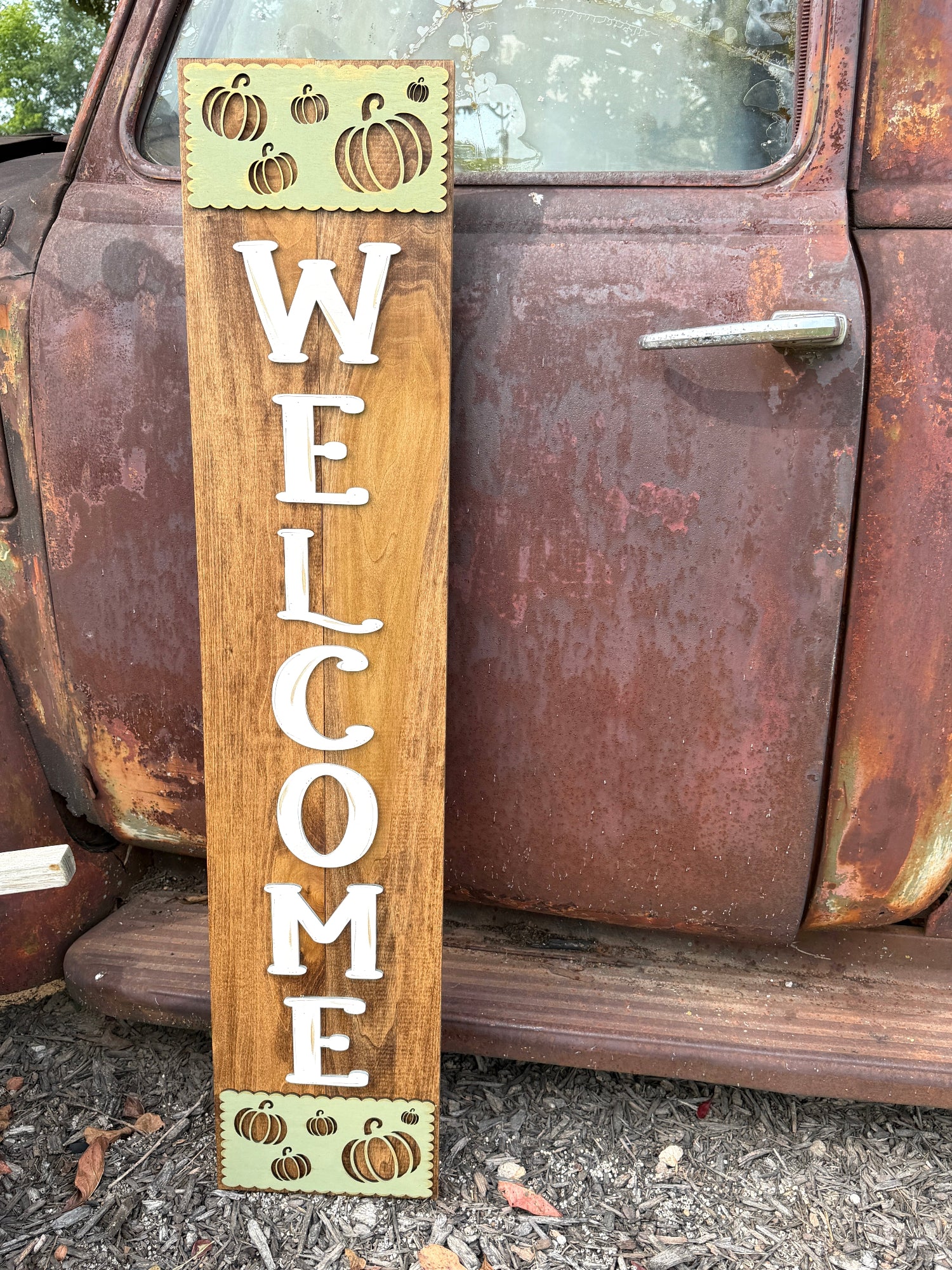 Welcome – Porch Leaner Pumpkin Sign