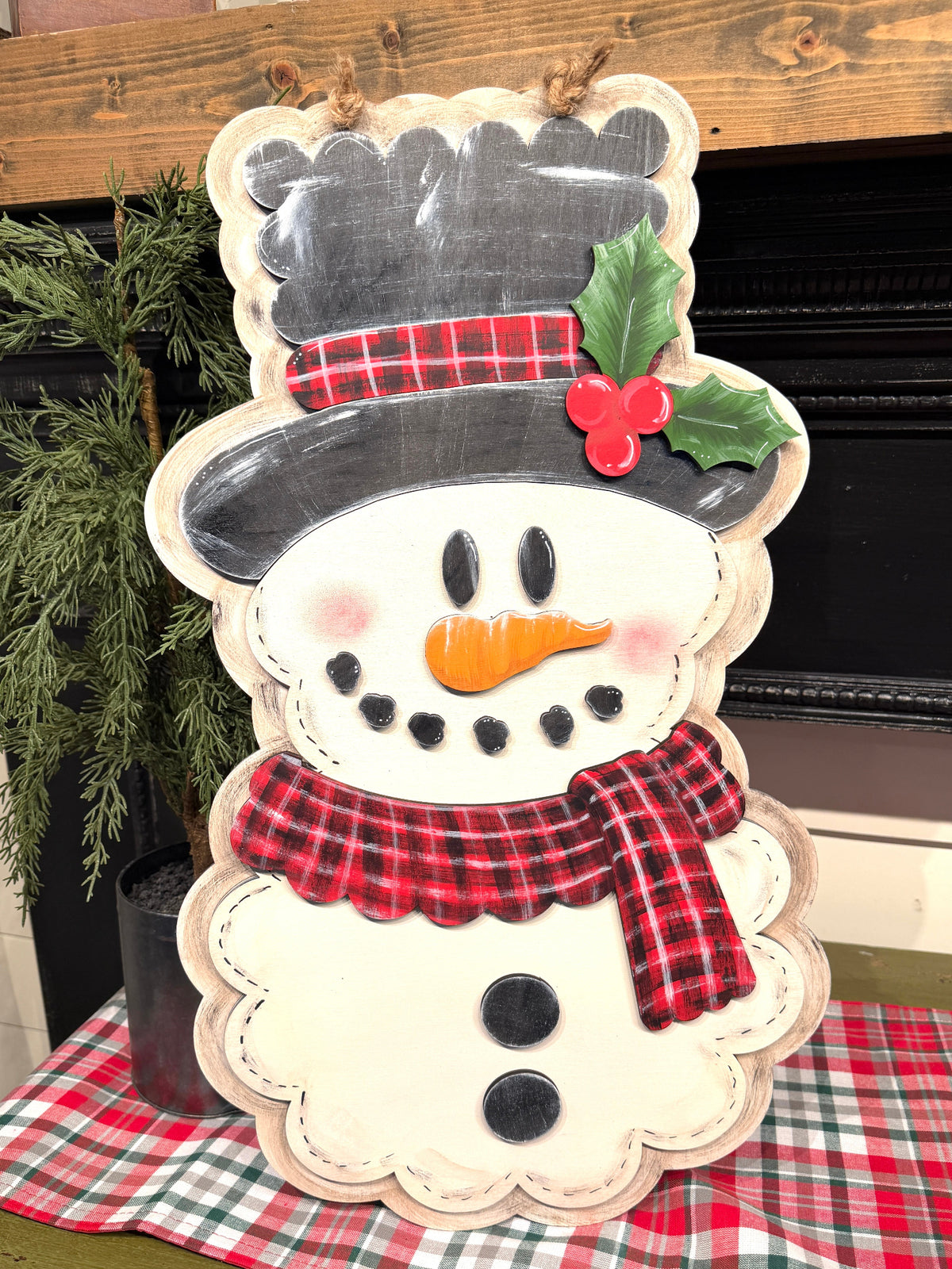 Scalloped Snowman Christmas Wood Sign
